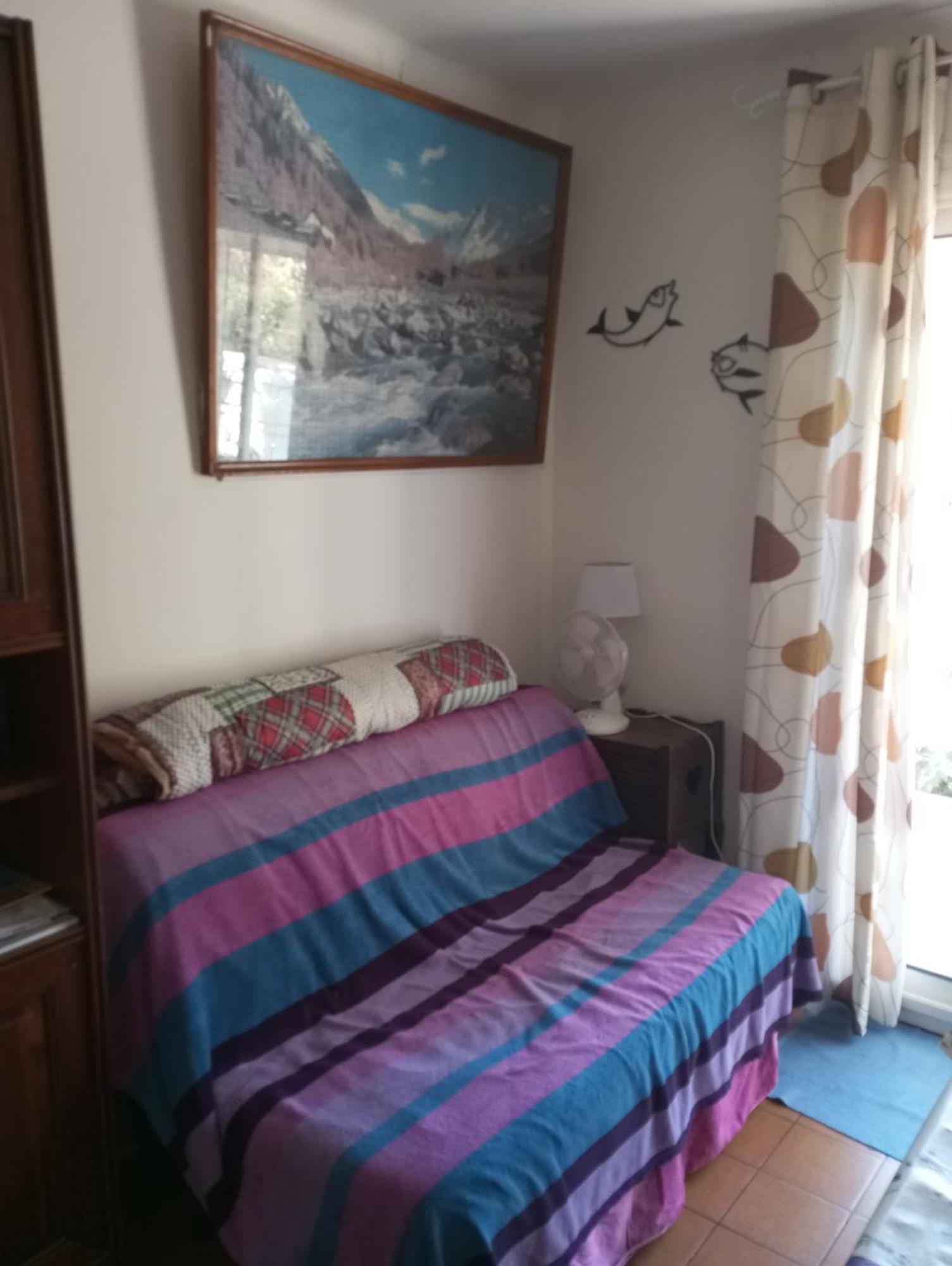 F1 Chambre Et Cuisine Reynes Bagian luar foto